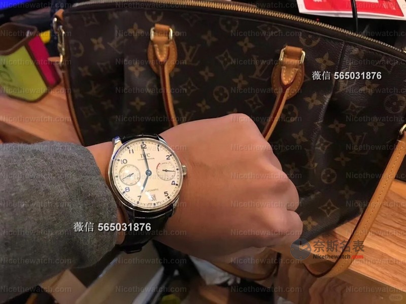 【真实佩戴30天后我决定回购】ZF厂万国葡七白面蓝针，复刻表界的“天花板”长什么样？ | 奈斯探表