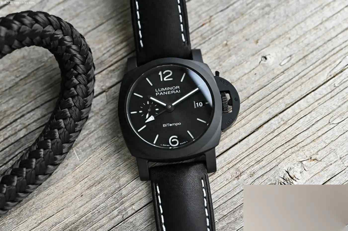 沛纳海首款40mm陶瓷GMT来了！PAM01460黑武士配双时区，72小时动储仅12万出头？ | 奈斯探表
