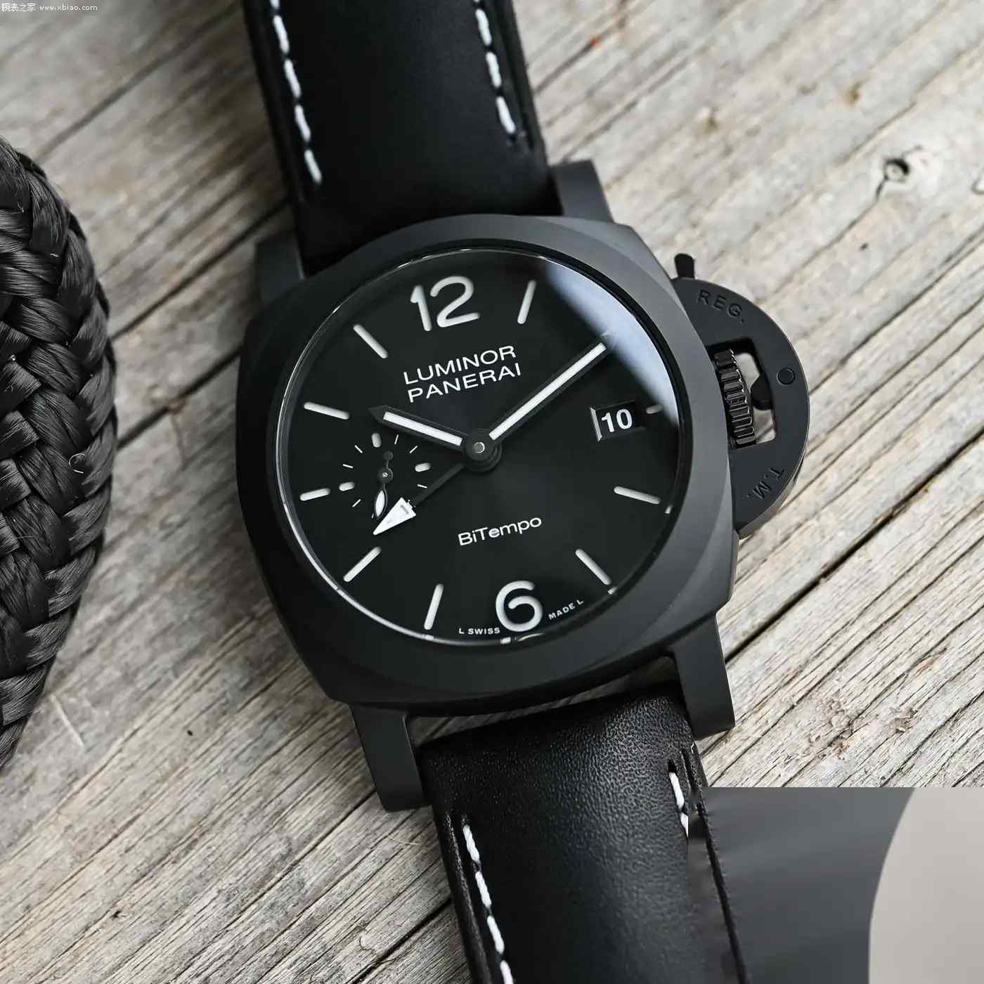 沛纳海首款40mm陶瓷GMT来了！PAM01460黑武士配双时区，72小时动储仅12万出头？ | 奈斯探表
