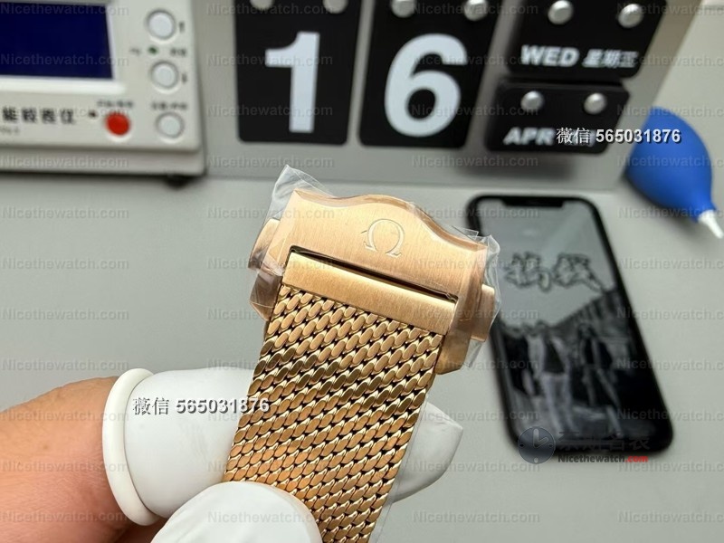 戴出包浆感！VS厂海马300青铜金搭载8806一体机芯，稳定到离谱 | 奈斯探表