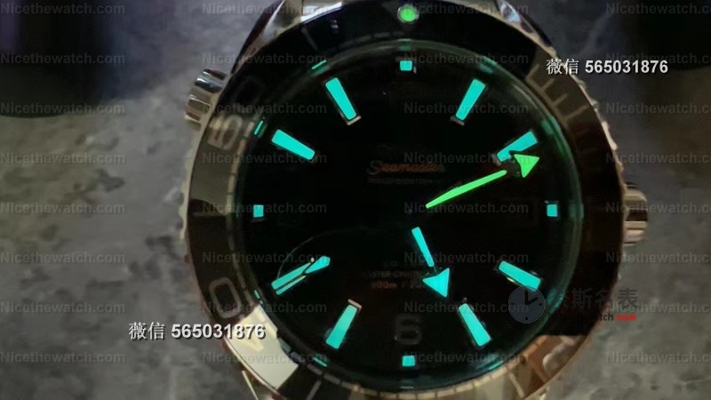 VS厂海马600推小尺寸了！39.5mm男女通吃，搭载8800一体机芯，细节能打还防水？ | 奈斯探表