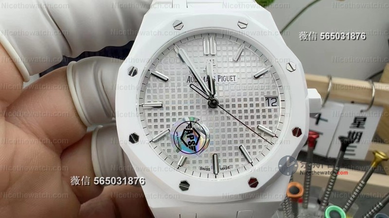 全陶瓷也能高度还原？APS厂爱彼15500白陶瓷实测：轻如羽毛，硬如磐石！ | 奈斯探表