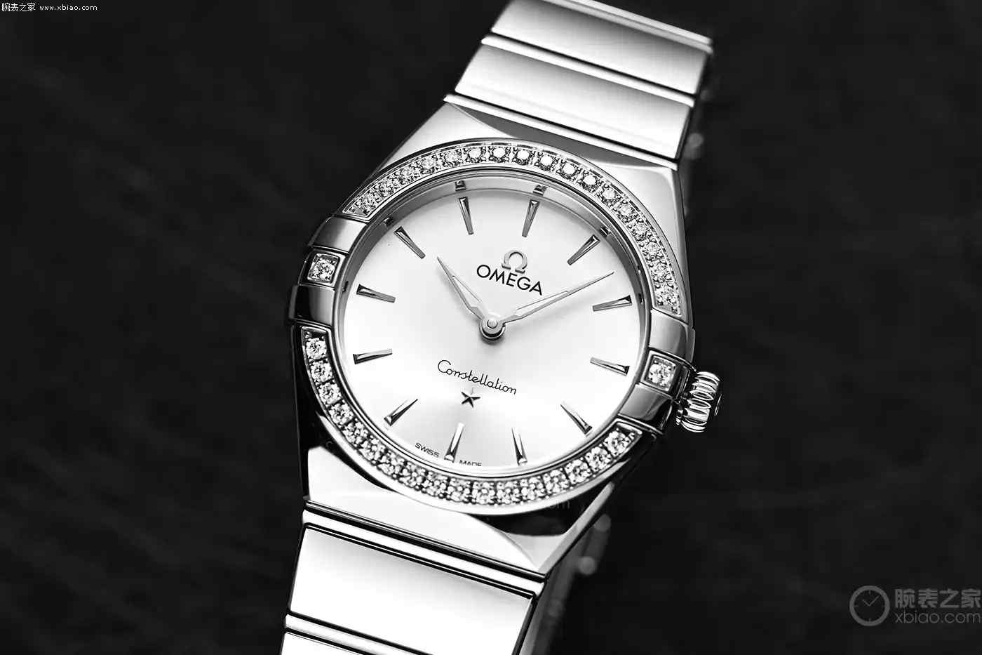 欧米茄星座三色盘新作！28毫米精钢款托爪经典，钻石圈闪到你心动 | 奈斯探表