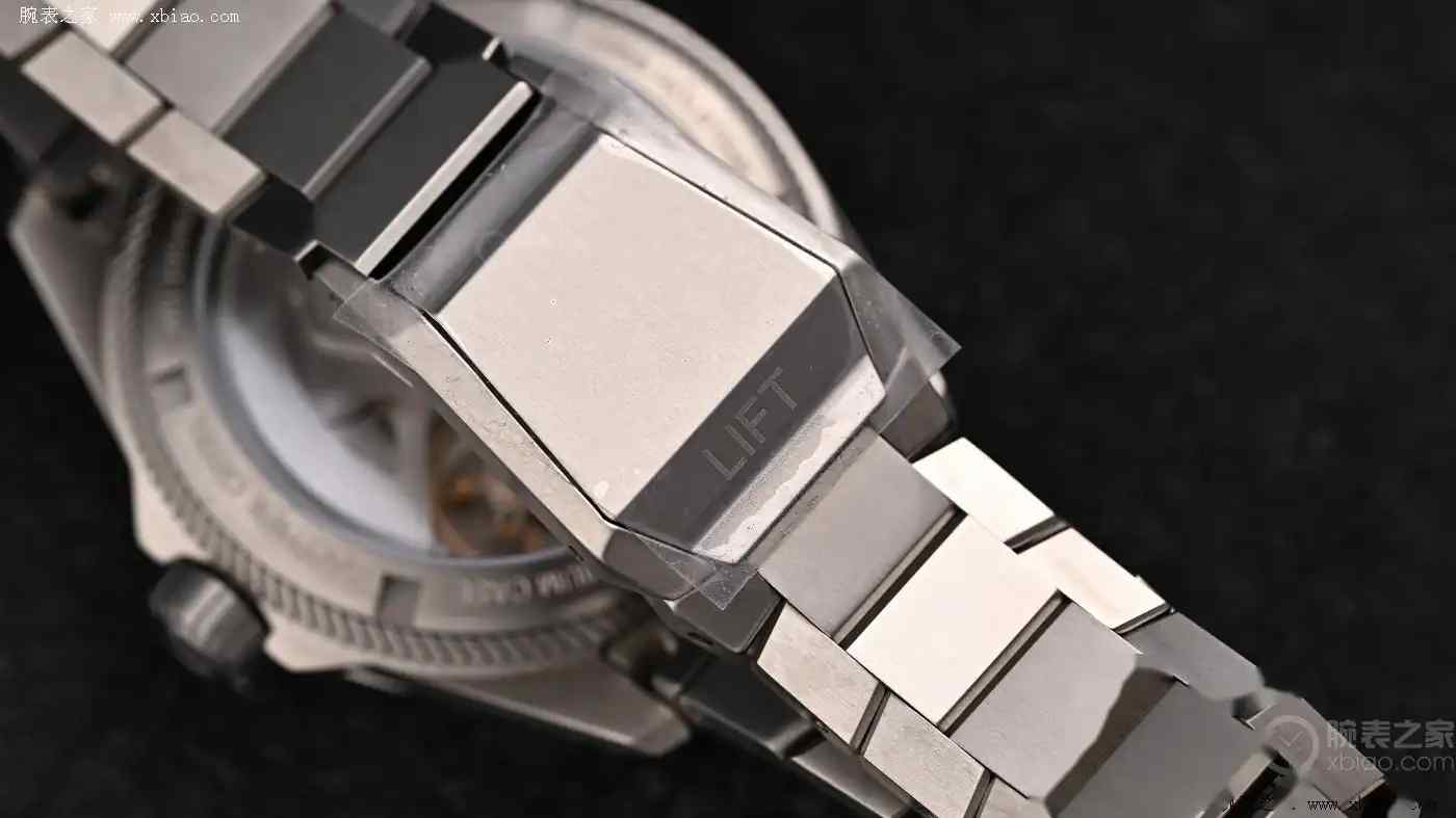 把彩虹戴手上！豪利时黑科技表盘，阳光下的炫彩绝了！ | 奈斯探表