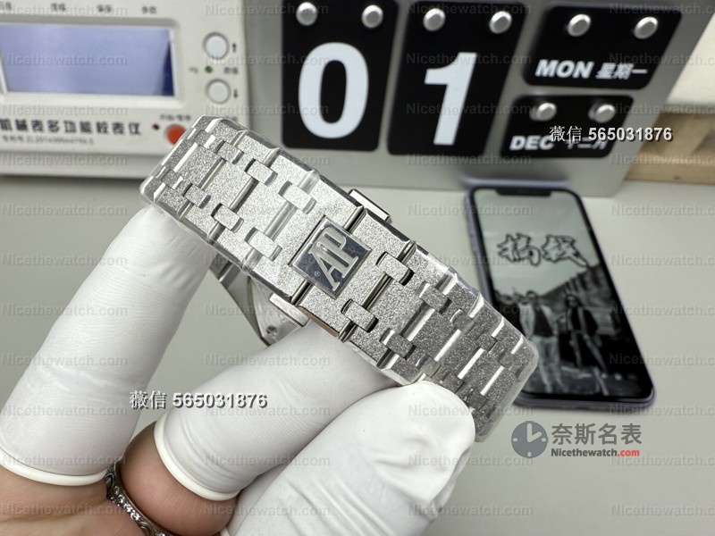 APS厂爱彼26331紫霜金实测：一体机芯+真霜金工艺，戴上就像原装！ | 奈斯探表