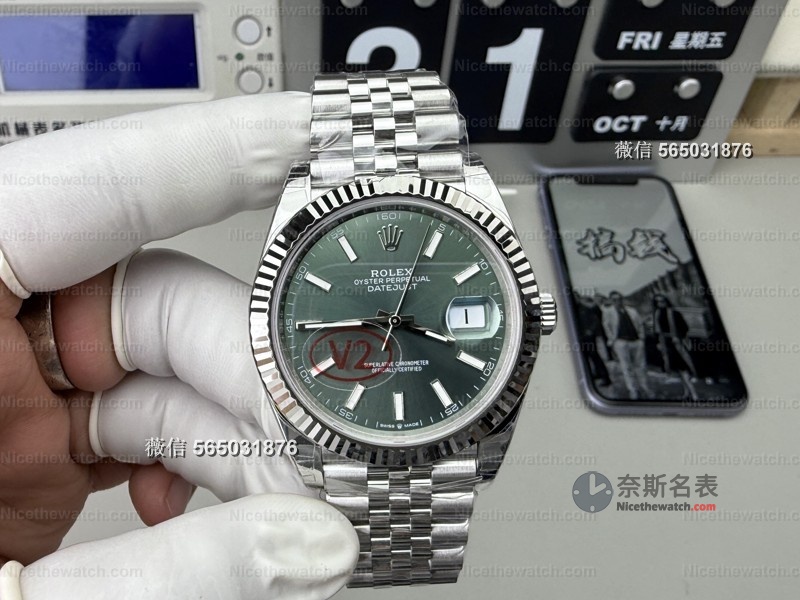 丹东3235机芯+V2升级！VS厂薄荷绿日志细节到底有多“顶”？实拍揭秘 | 奈斯探表