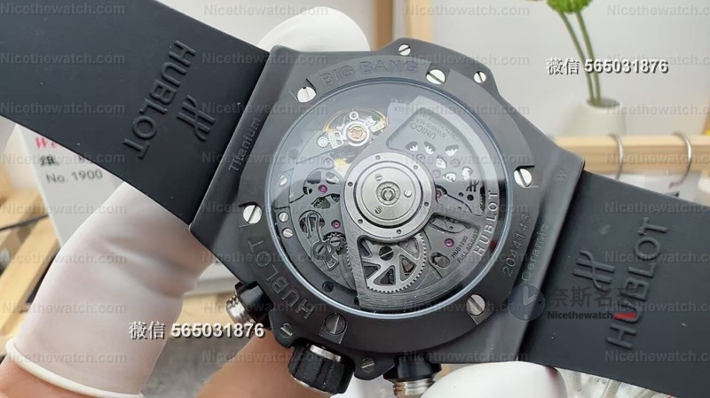 全黑化+磨砂颗粒感！BBF宇舶大爆炸黑陶瓷细节拉满，夜光计时全到位！ | 奈斯探表