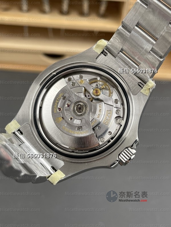 秒针蓝得刚刚好！VS灰游艇丹东3235评测：夜光饱满、圈口不割手、日历瞬跳！ | 奈斯探表