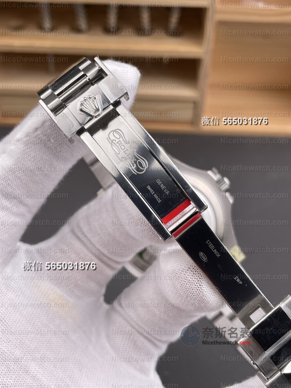 秒针蓝得刚刚好！VS灰游艇丹东3235评测：夜光饱满、圈口不割手、日历瞬跳！ | 奈斯探表