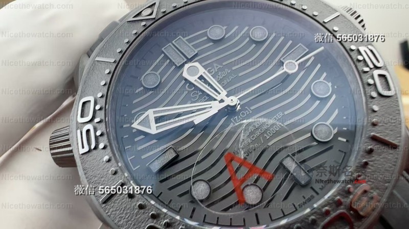 黑武士再进化！VS墨黑海马300升级8806一体机芯，暗黑美学天花板？ | 奈斯探表