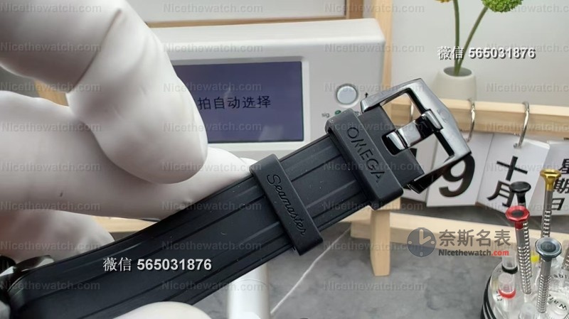 黑武士再进化！VS墨黑海马300升级8806一体机芯，暗黑美学天花板？ | 奈斯探表