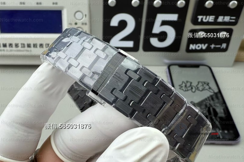 全陶瓷+无卡度机芯！APS爱彼26240黑陶瓷复刻实测，告别一眼假！ | 奈斯探表