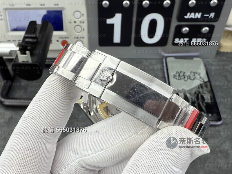 亲自上手VS厂冰蓝迪配重V3版：177克真有分量？丹东4131机芯到底稳不稳？ | 奈斯探表