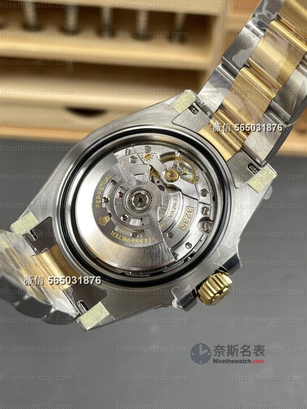 186克沉稳手感！VS厂V2配重间金黑水鬼实测：丹东3235机芯+润金陶瓷圈，细节碾压同级！ | 奈斯探表