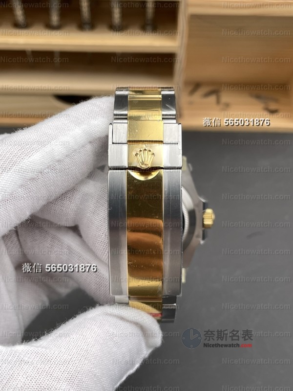 186克沉稳手感！VS厂V2配重间金黑水鬼实测：丹东3235机芯+润金陶瓷圈，细节碾压同级！ | 奈斯探表