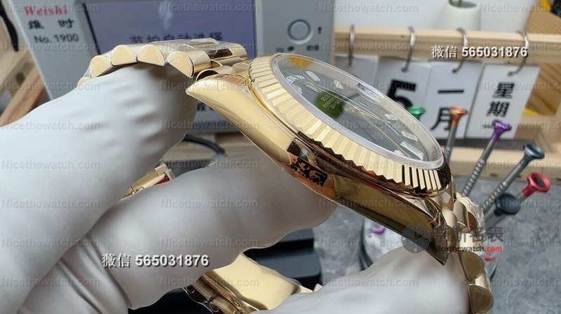 182克配重+丹东3255机芯！VS黑冰糖V2版实测：细节逆天，就差28克追平原装？ | 奈斯探表