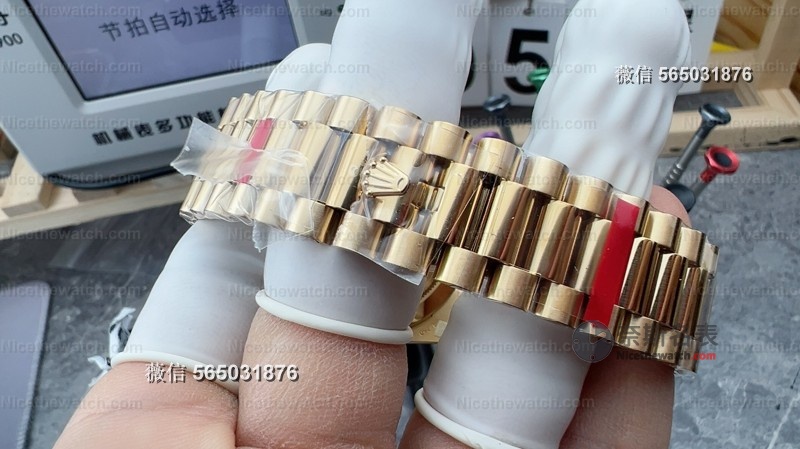 182克配重+丹东3255机芯！VS黑冰糖V2版实测：细节逆天，就差28克追平原装？ | 奈斯探表