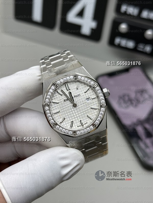 33mm小仙女专属！ZF厂爱彼67651石英款实测：巧克力盘+真钻感，省心三年免调校 | 奈斯探表