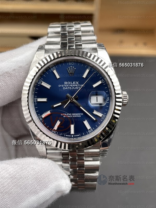 蓝盘日志终极进化！VS厂V2版41mm实测：白金狗牙圈折射绝了，丹东3235机芯细节拉满 | 奈斯探表