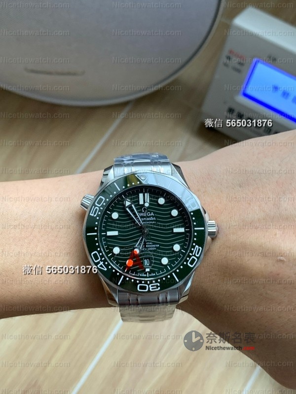 VS厂海马300 V4版上手一周：这枚"升级款"到底香不香？ | 奈斯探表