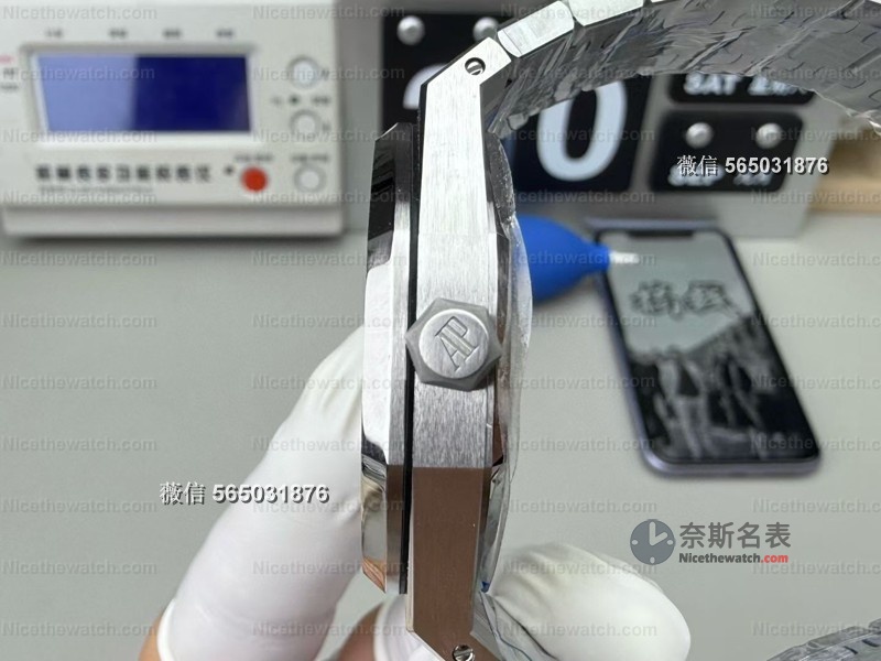 APS爱彼15510ST黑盘开箱实测：41mm钢王复刻表值不值得入？看完这篇再决定 | 奈斯探表