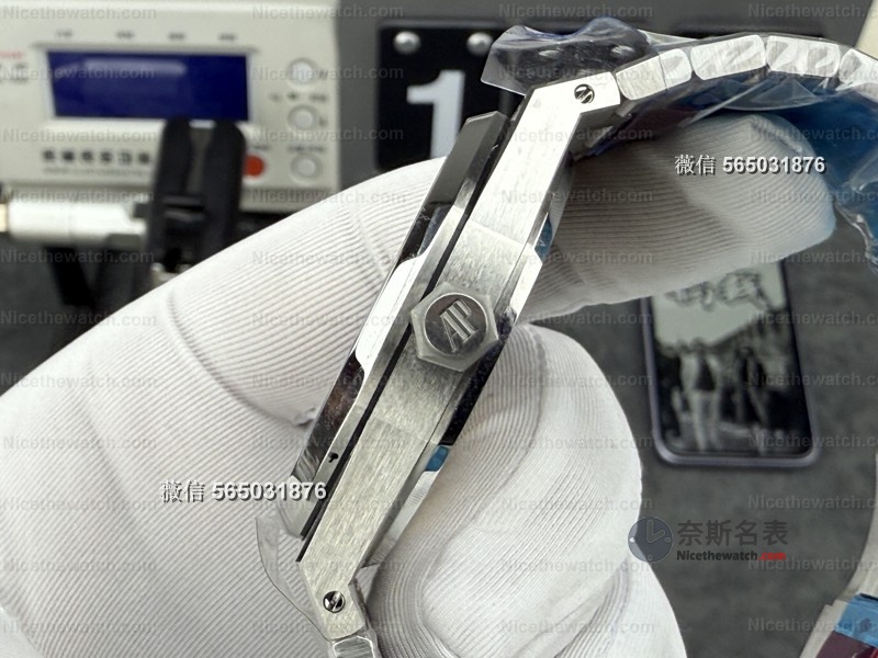 VS厂皇家橡树15500蓝盘评测：丹东4302一体机芯能否撼动APS地位？ | 奈斯探表