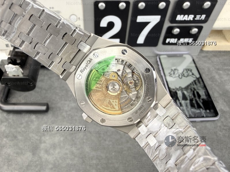APS厂爱彼15450深度拆解：小尺寸皇家橡树，凭什么成为情侣表首?。?| 奈斯探表