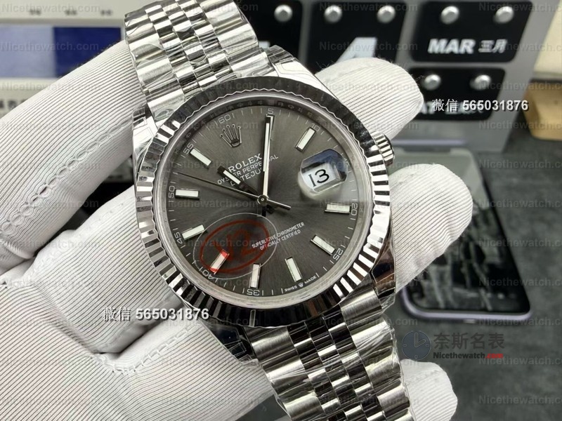 灰日志为啥越戴越上头？VS厂V2版深度实测：904L精钢+丹东3235机芯，41毫米黄金尺寸拿捏高级感 | 奈斯探表