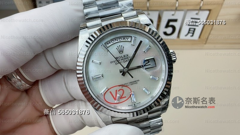 贝母盘每一块都独一无二！VS厂DD星期日志实测：丹东3255机芯+183克配重，奢华感拿捏到位 | 奈斯探表