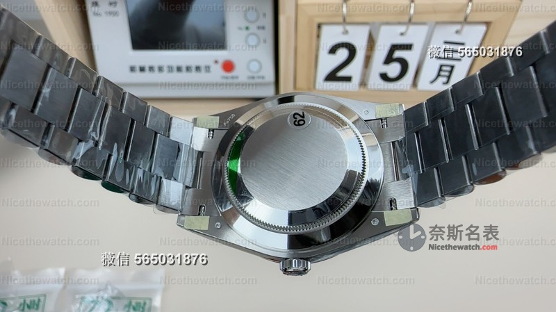 贝母盘每一块都独一无二！VS厂DD星期日志实测：丹东3255机芯+183克配重，奢华感拿捏到位 | 奈斯探表