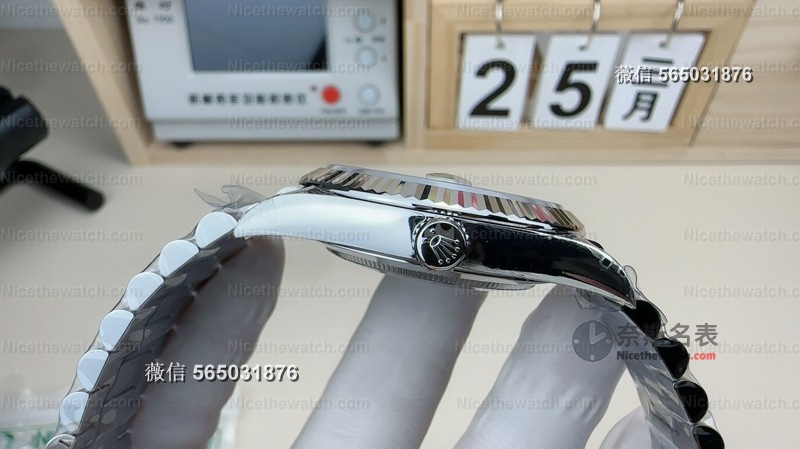 贝母盘每一块都独一无二！VS厂DD星期日志实测：丹东3255机芯+183克配重，奢华感拿捏到位 | 奈斯探表