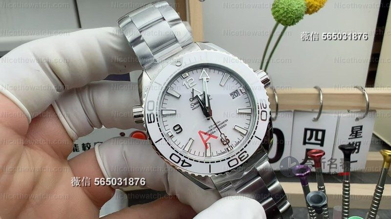 VS厂海马600小尺寸实测：39.5mm+丹东8800一体机芯，小手腕福音来了！ | 奈斯探表