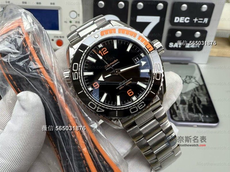 VS厂欧米茄四分之一橙V2版实测：8900一体机芯+软胶圈口，两大核心优势解析 | 奈斯探表